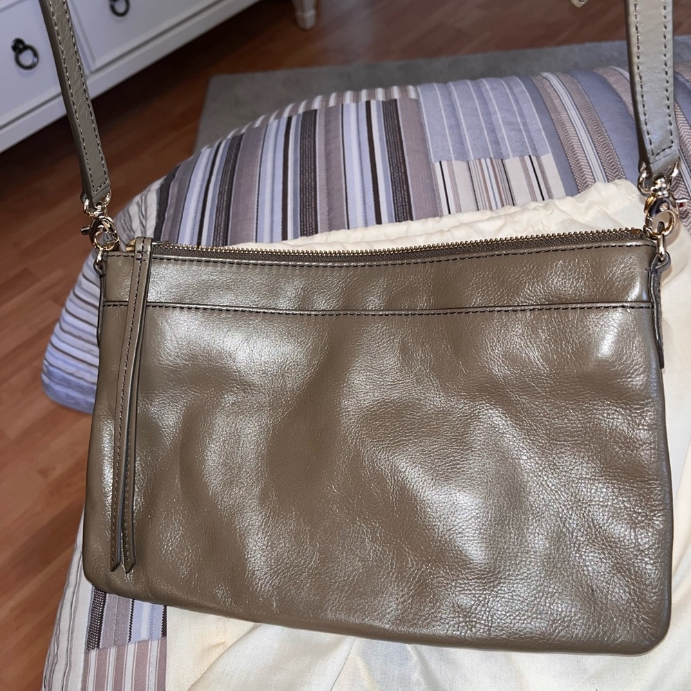 Brand NEW- NEVER USED FOSSIL GRAY LEATHER CROSSBODY BAG FOR WOMEN